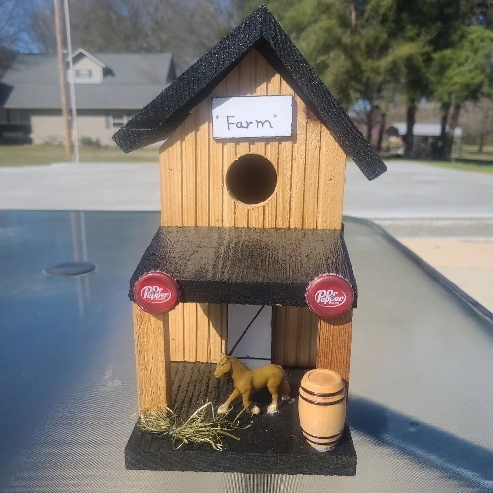 Farm House Custom Made Brand New Bird House‎ Amazing Detail & Color 11' by 11'
